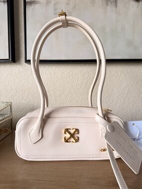 Off-White 'Le Teckel' Small shoulder Bag in white grained goatskin